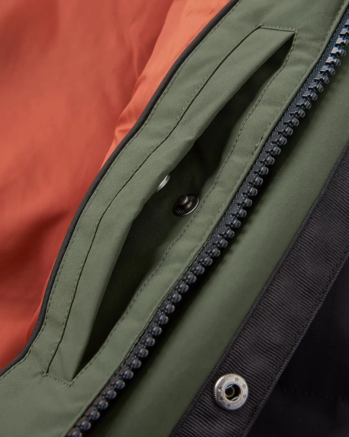 Baltic Recycled Insulated Vest - Black/Khaki