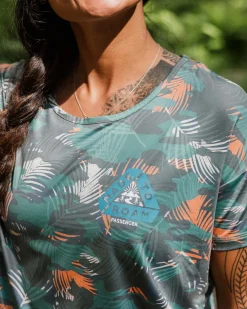 Chakra Tie Back Active Recycled T-Shirt - Palm Camo Deep Sea