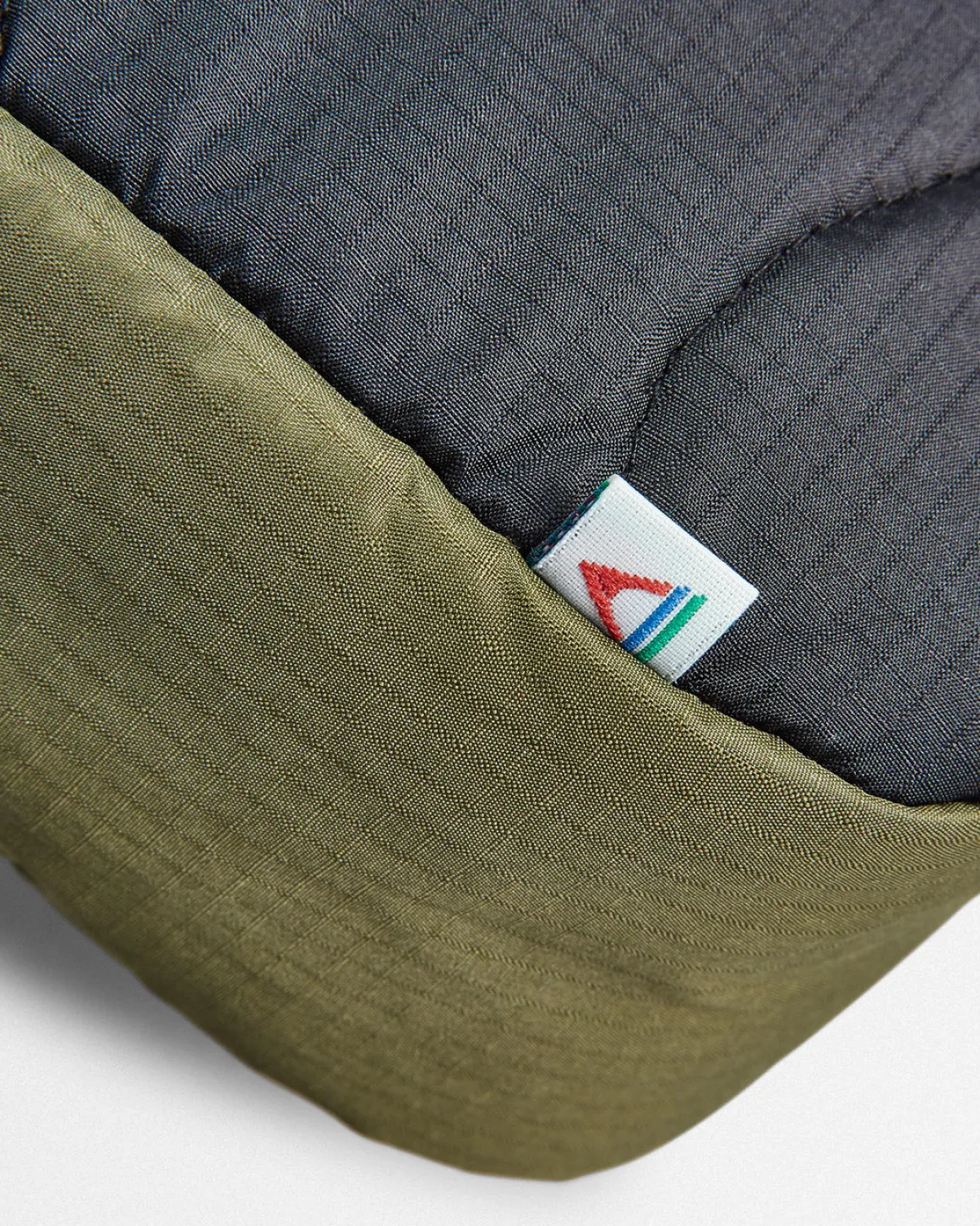 Mainland Recycled Hip Pack - True Black/ Khaki Green