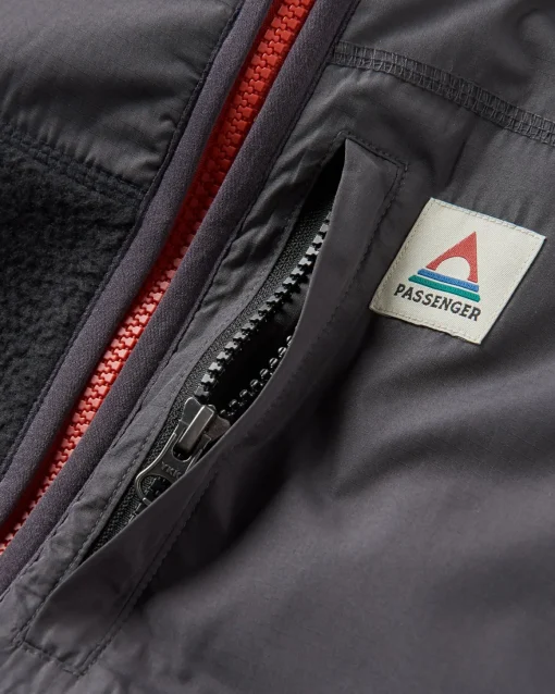 Offgrid Recycled Sherpa Fleece Vest - Black
