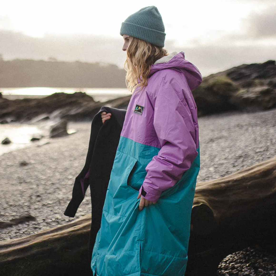 Roaming Recycled Sherpa Lined Changing Robe - Viridian Green/Orchid