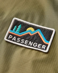 Roaming Recycled Sherpa Lined Changing Robe - Black/ Khaki Green