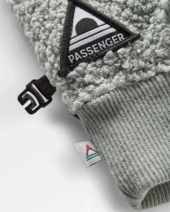 Snowfall 2.0 Recycled Sherpa Gloves - Pistachio
