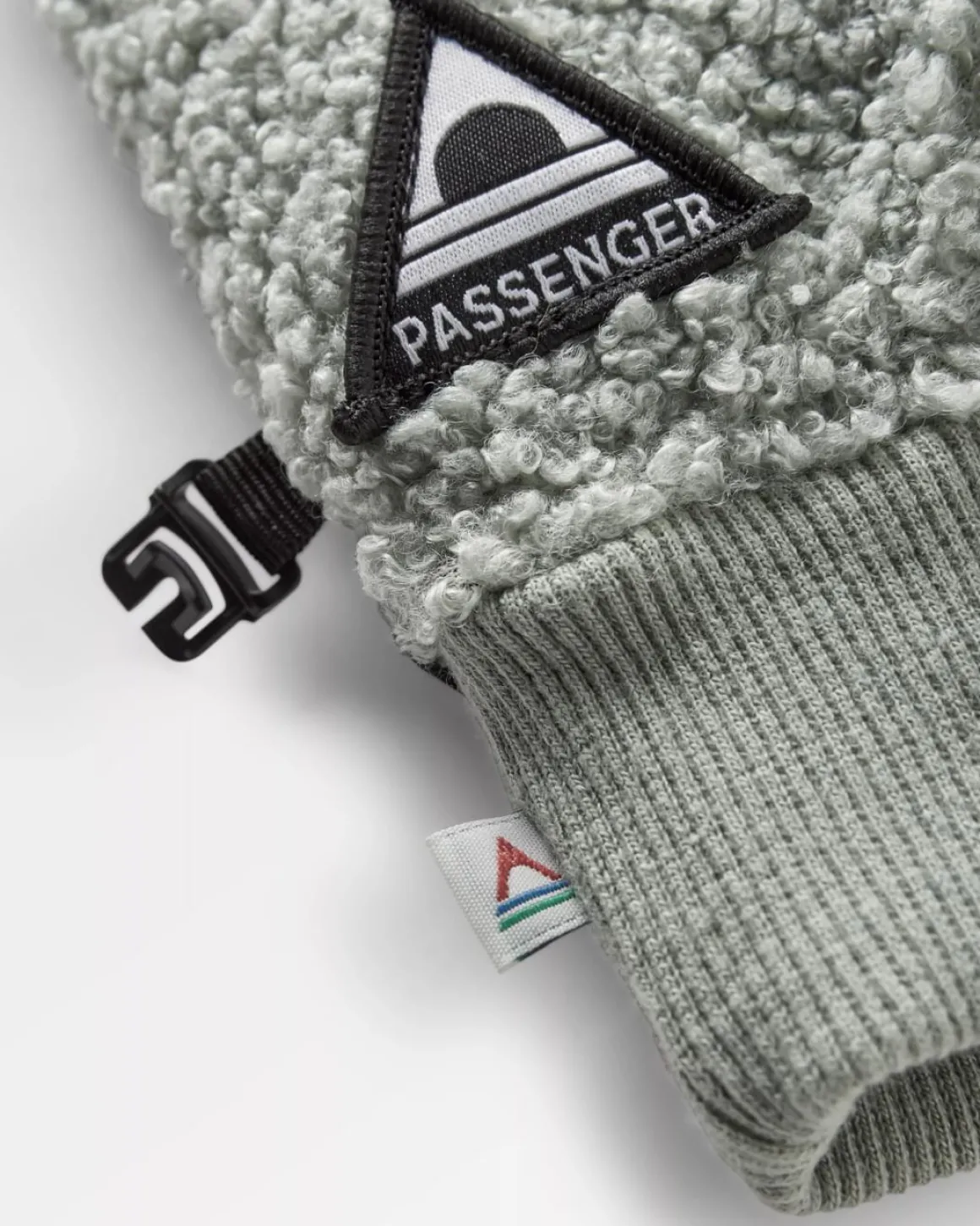 Snowfall 2.0 Recycled Sherpa Gloves - Pistachio