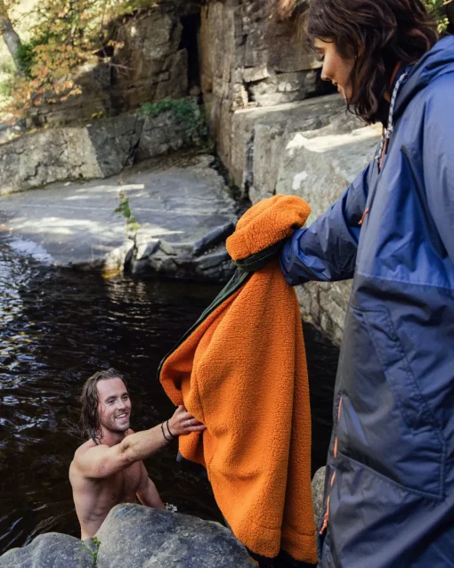 Tempest Recycled Waterproof Changing Robe - Fir Tree/ Black