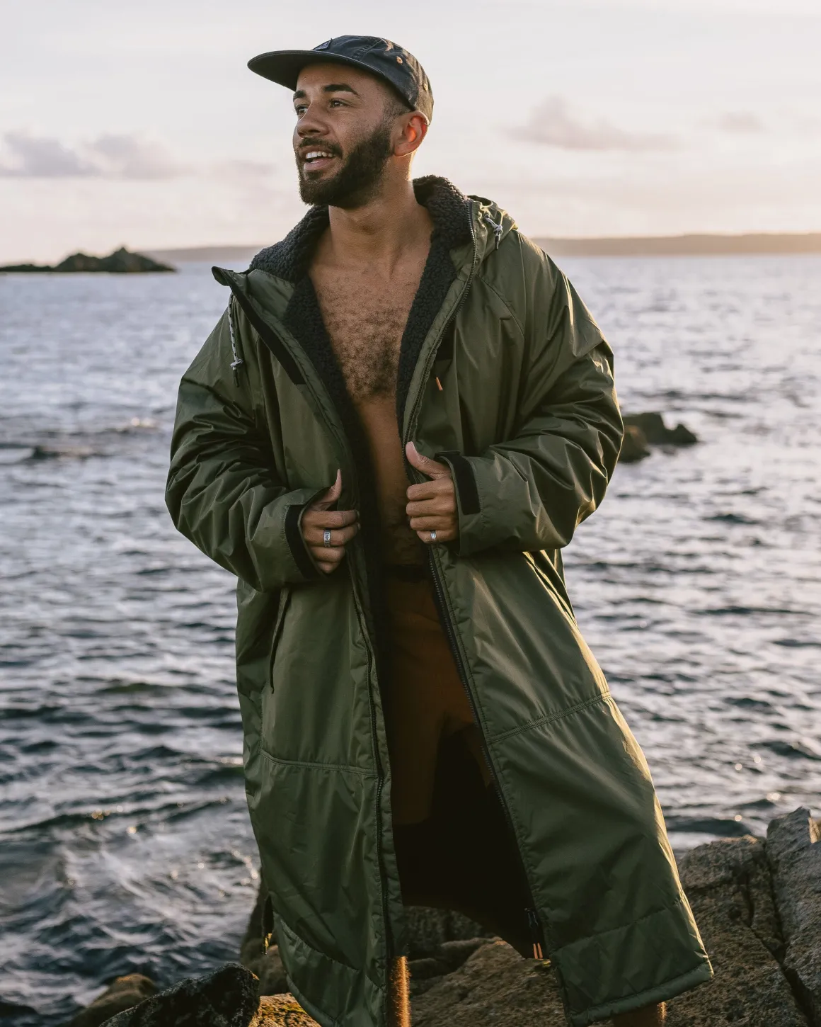 Waves Recycled Sherpa Lined Changing Robe - Khaki Green
