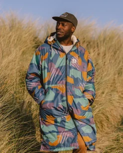 Waves Recycled Sherpa Lined Changing Robe - Deep Blue Camo Pattern