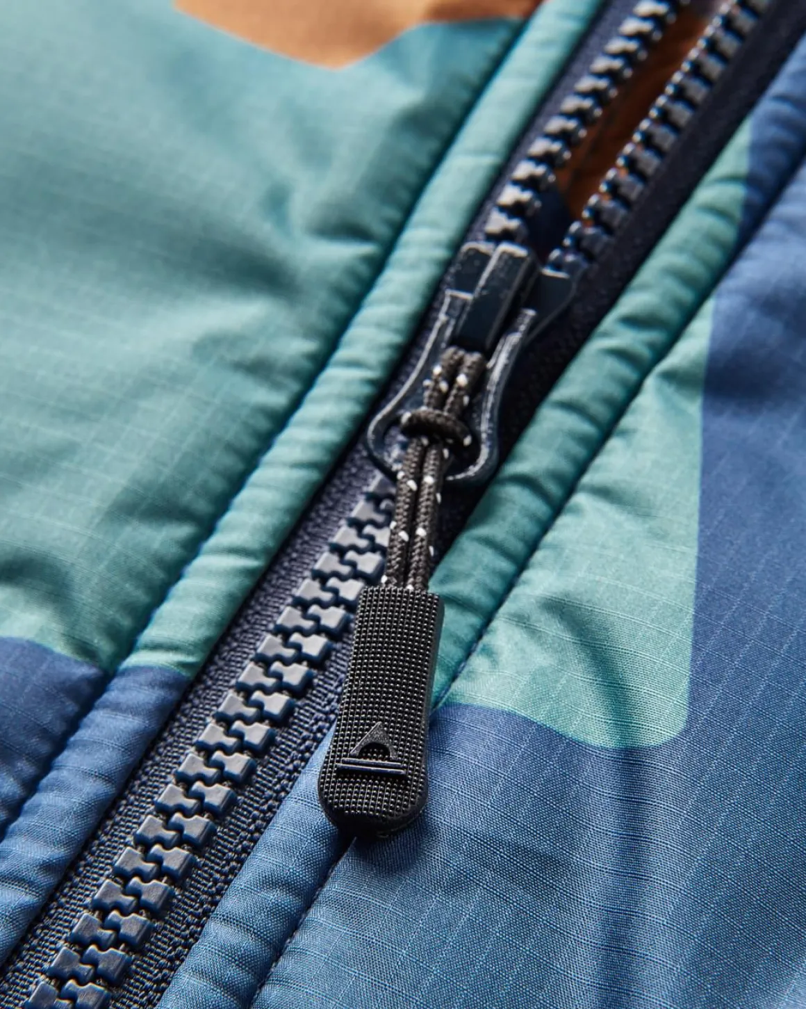 Waves Recycled Sherpa-Lined Changing Robe - Deep Blue Camo Pattern